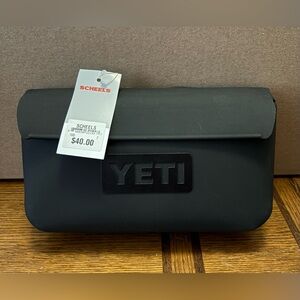 YETI Sidekick 1L Dry Bag in Black